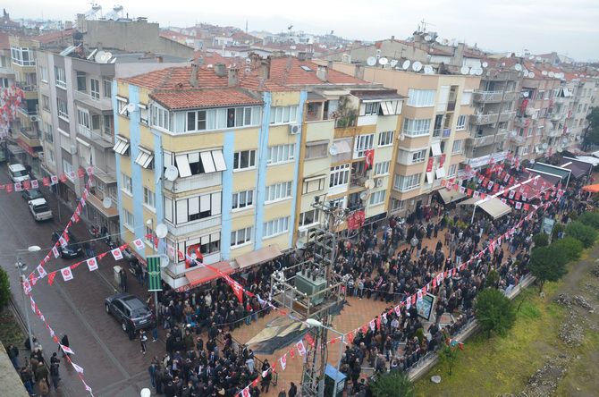 MHP LİDERi DEVLET BAHÇELİ AKHİSARLILAR İLE BULUŞTU